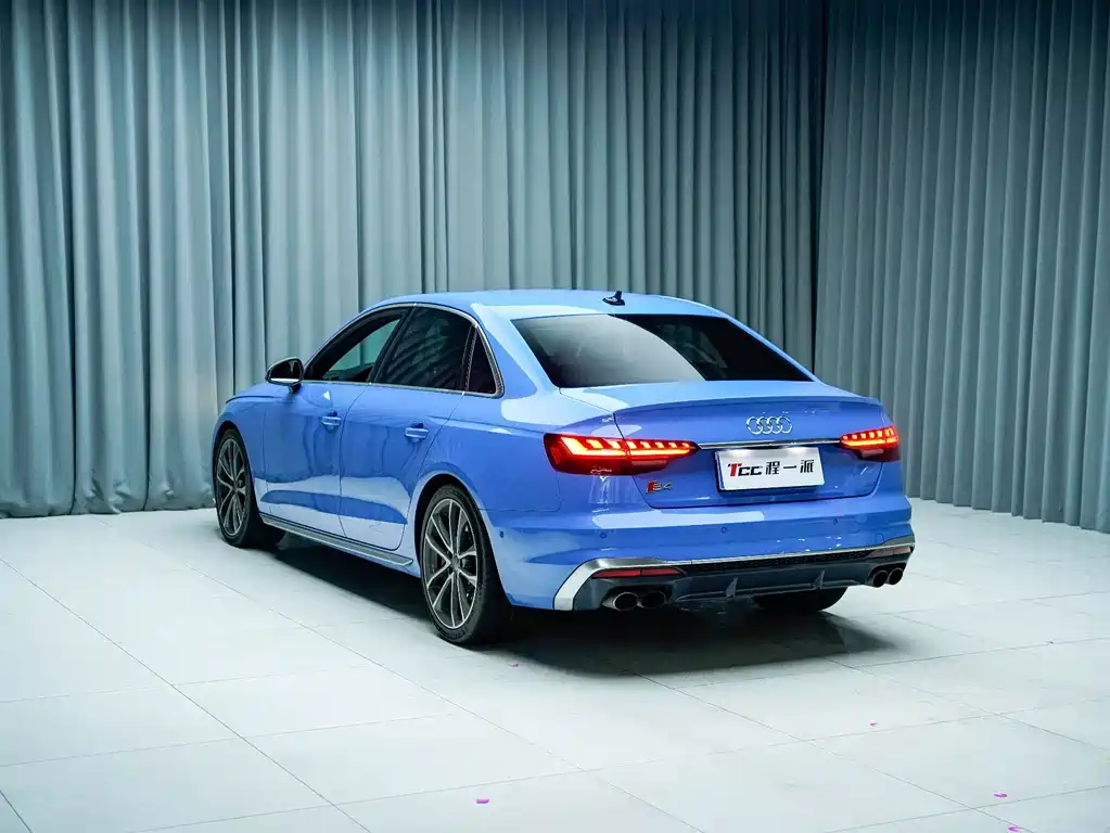 Audi S4 2021 — фото 10