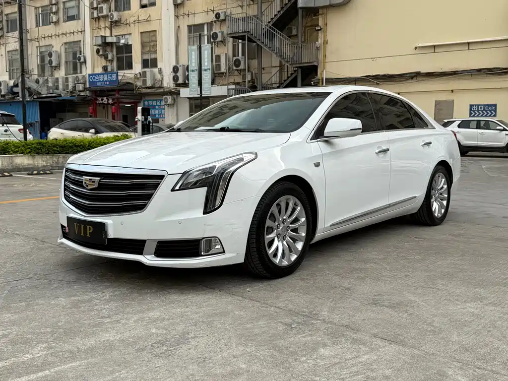 Cadillac XTS 2018 — фото 1