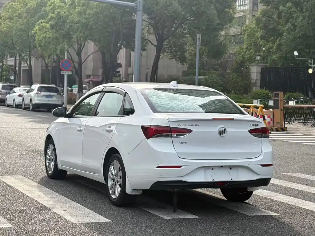 Buick Excelle 2018 — фото 16