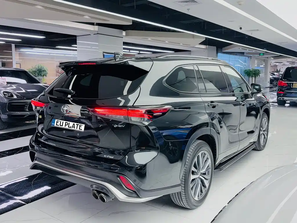 Toyota Crown Kluger 2024