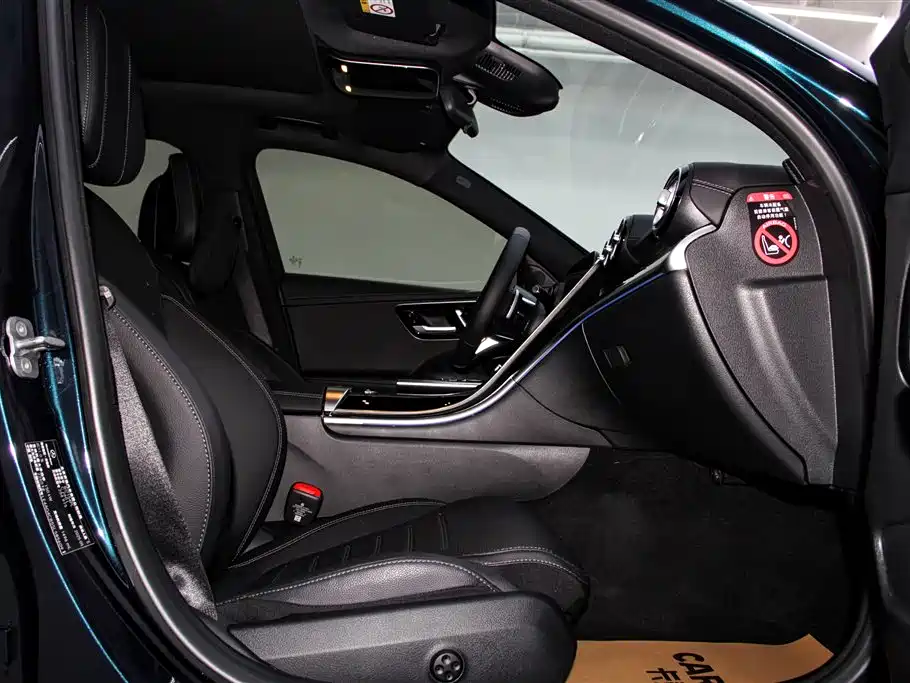 Mercedes-Benz C-Class 2025 — фото 19