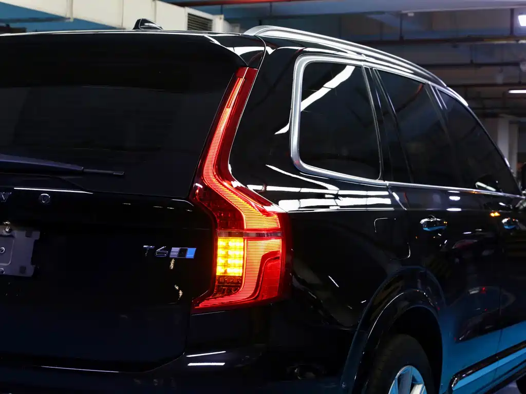 Volvo XC90 2018 — фото 5