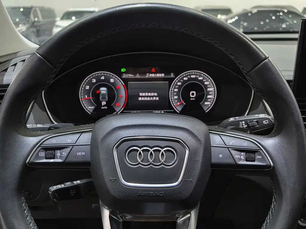 Audi Q5L 2023 — фото 7