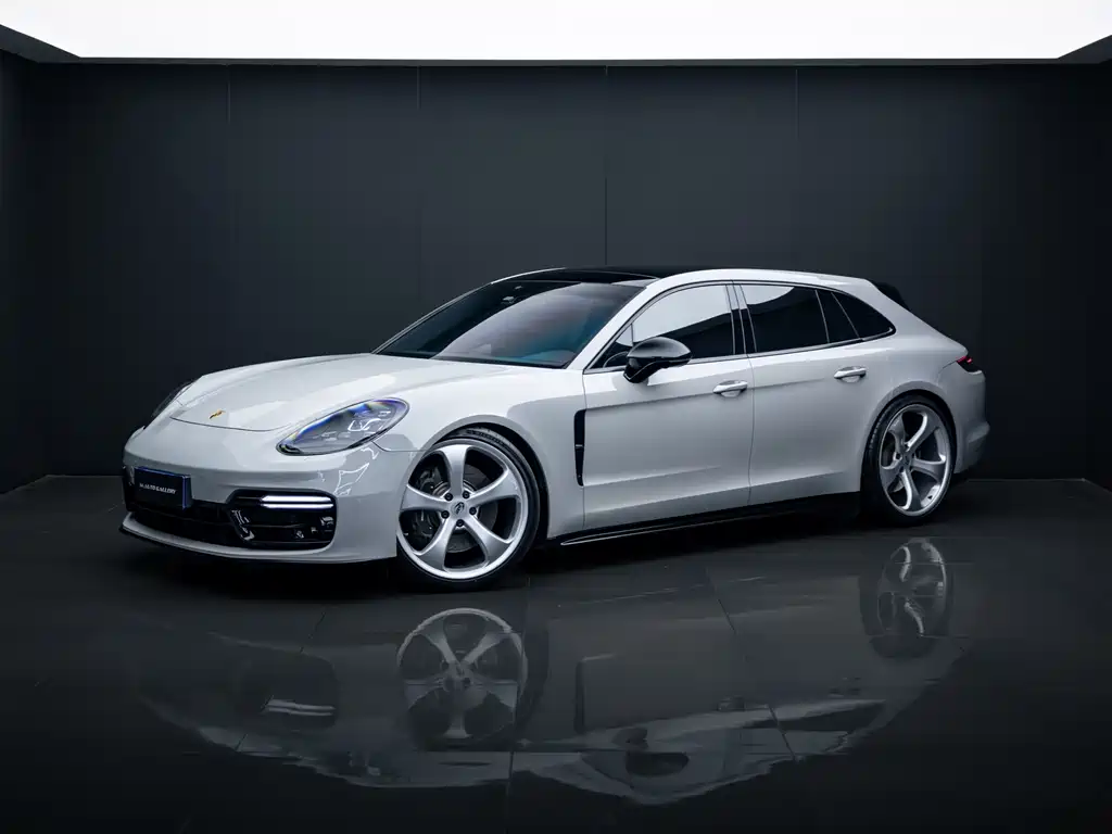 Porsche Panamera 2019 — фото 1