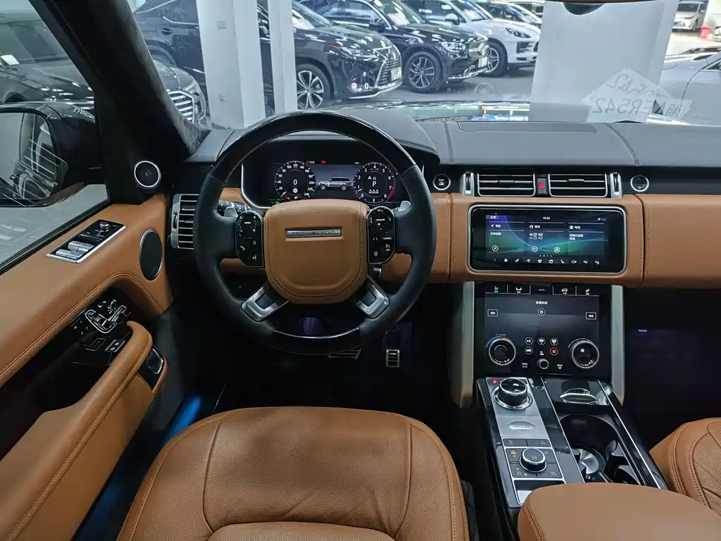 Land Rover Range Rover 2022 — фото 18