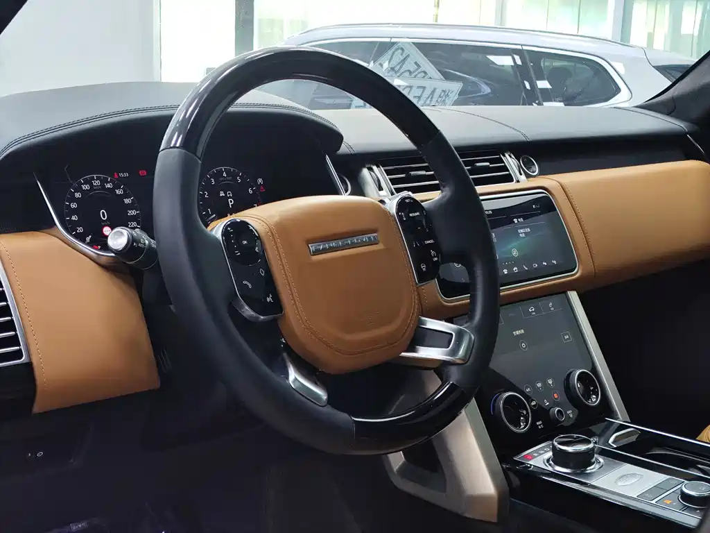 Land Rover Range Rover 2022 — фото 19