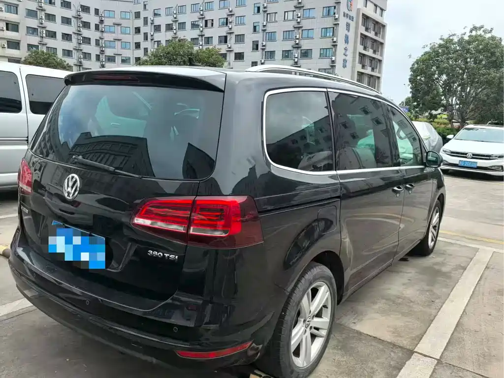 Volkswagen Sharan 2018 — фото 9