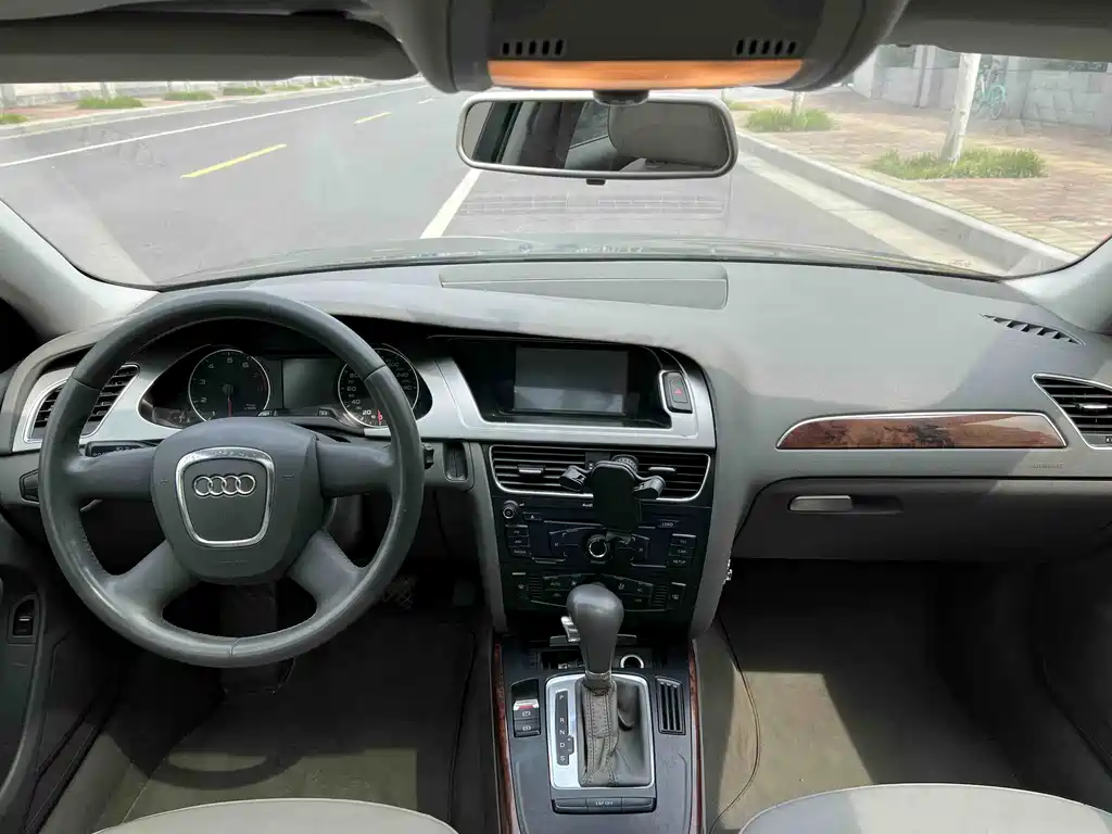 Audi A4L 2010