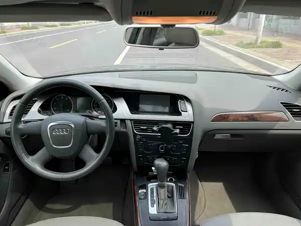 Audi A4L 2010