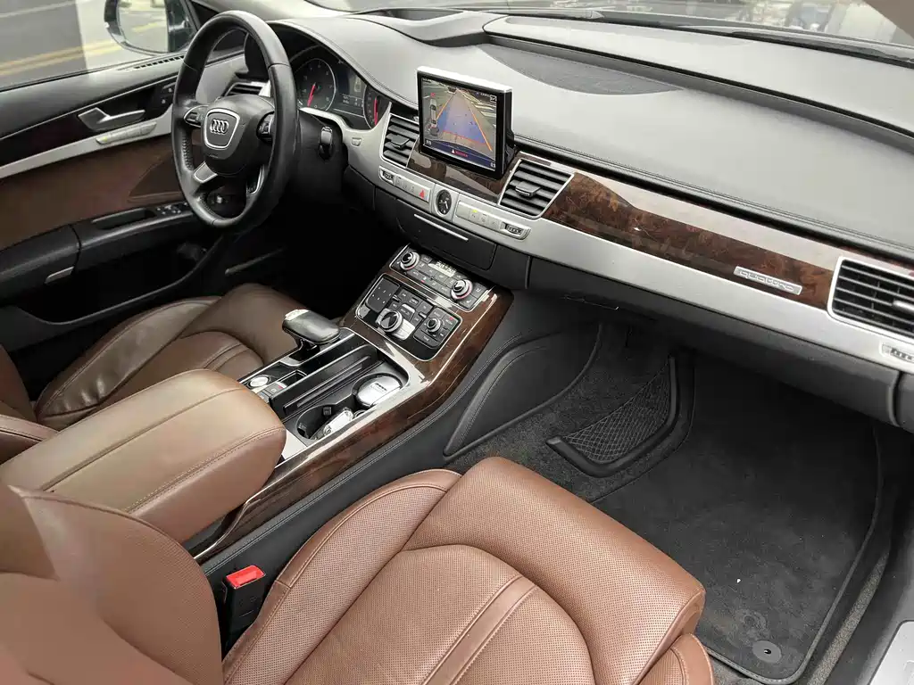 Audi A8 2015 — фото 9