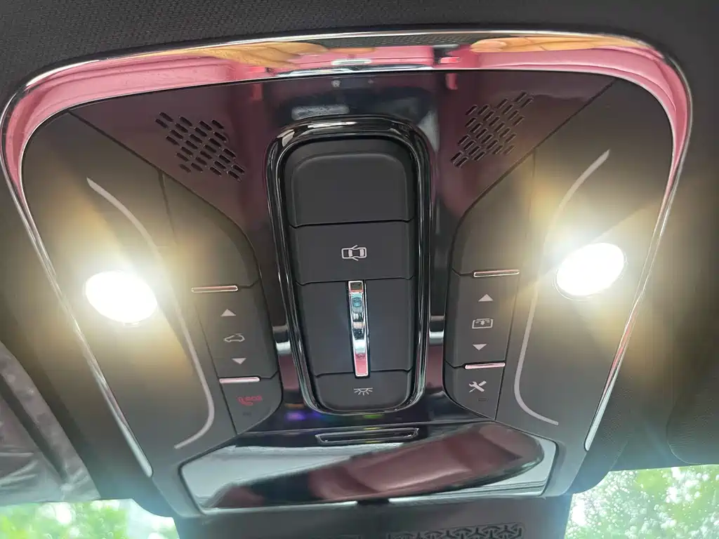 Jetour Jietu X70 PLUS 2022 — фото 21