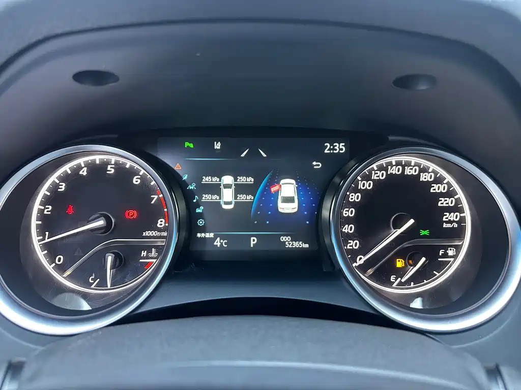 Toyota Camry 2022 — фото 12