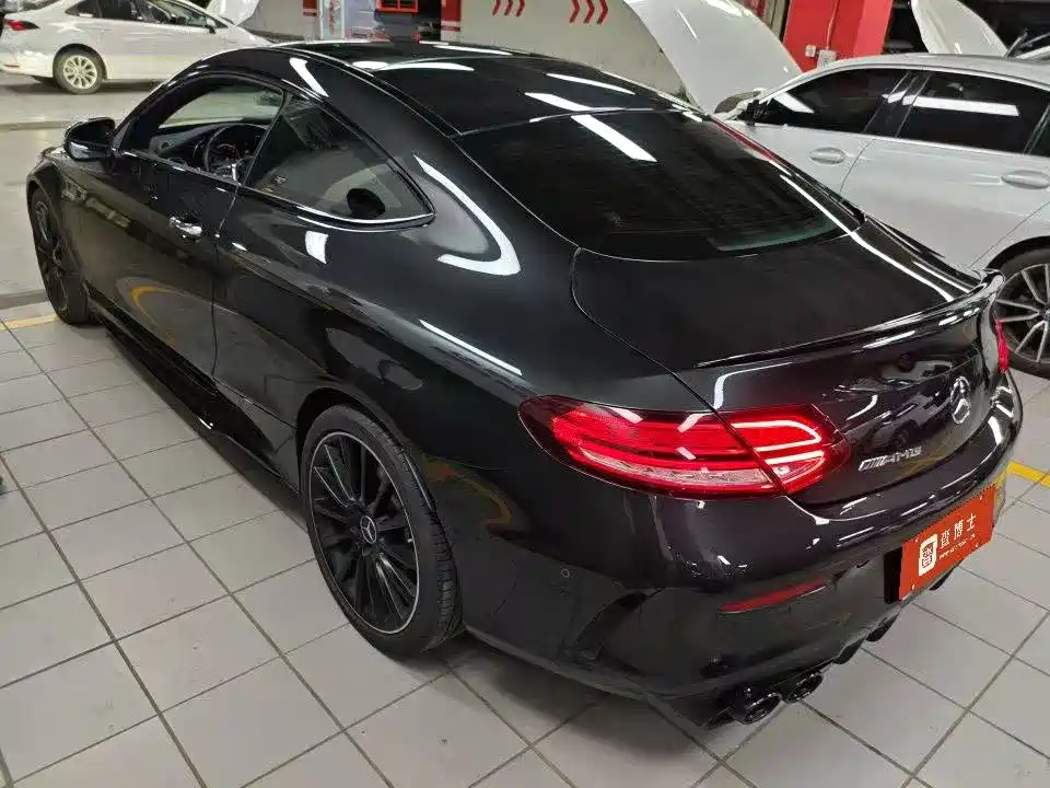 Mercedes-Benz C-Class AMG 2023 — фото 4