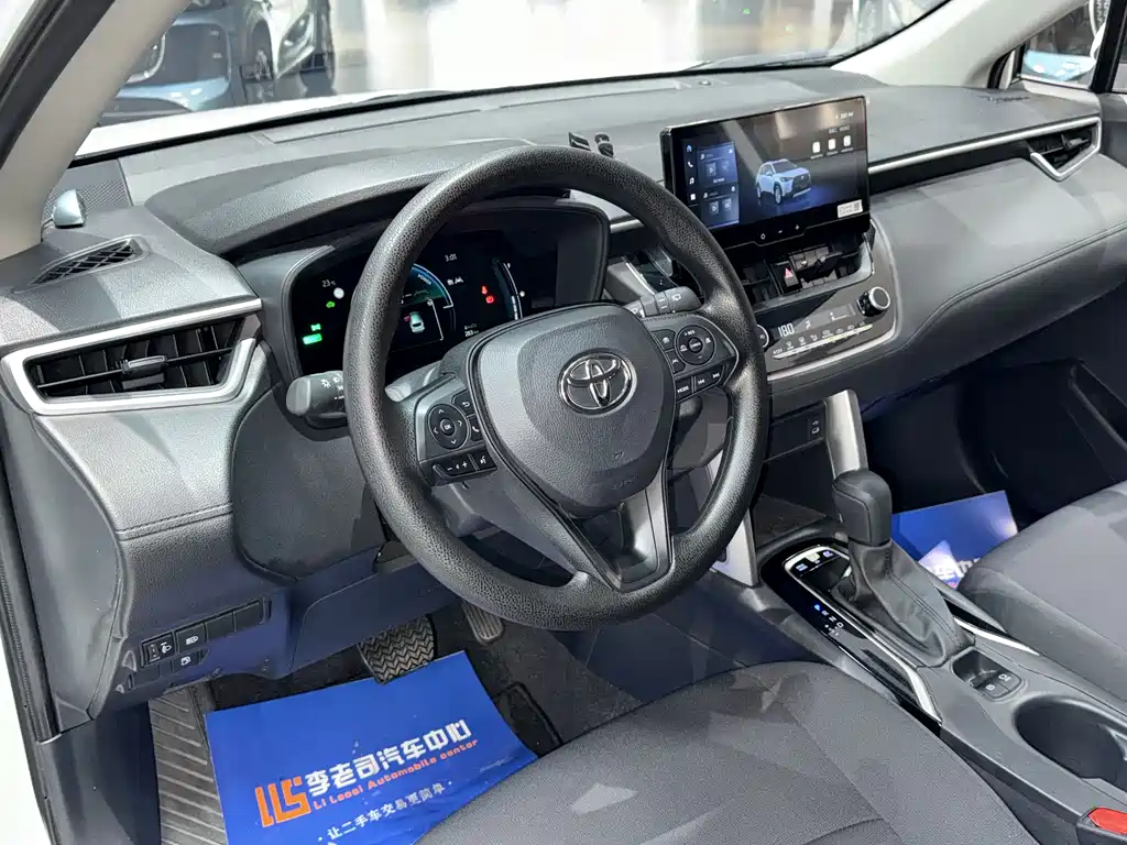Toyota Corolla Cross 2024 — фото 14