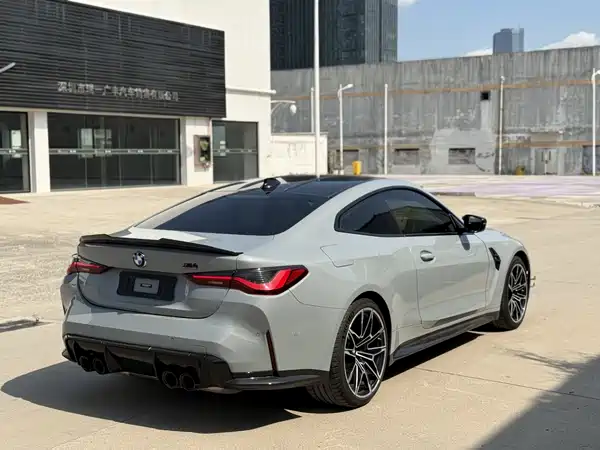 BMW M4 2022