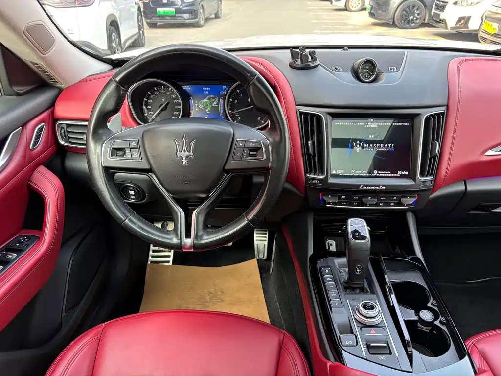 Maserati Levante 2020 — фото 13