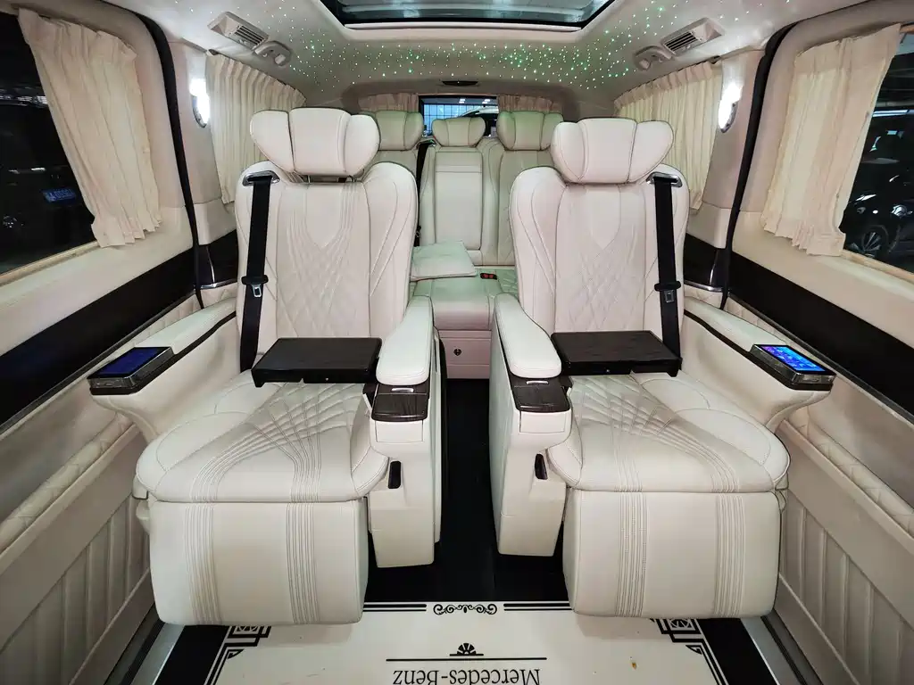 Mercedes-Benz V-Class 2021 — фото 10