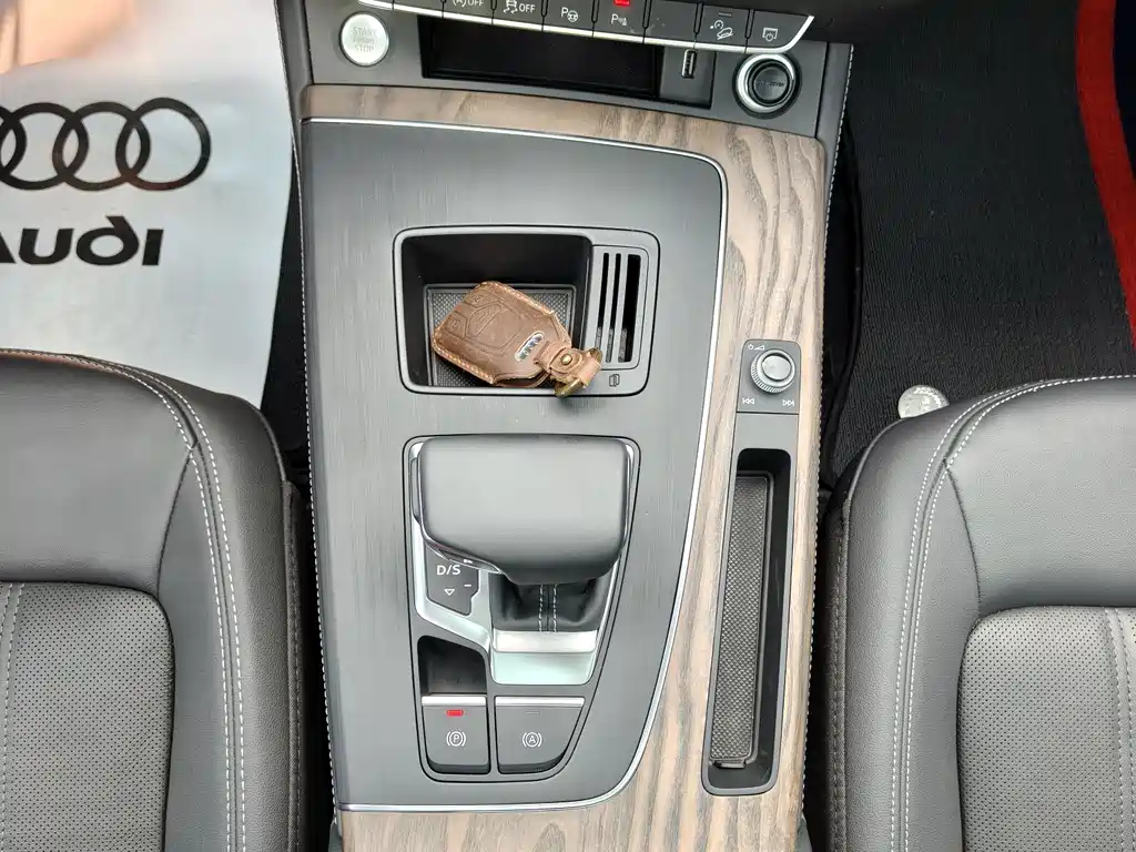 Audi Q5L 2022 — фото 17