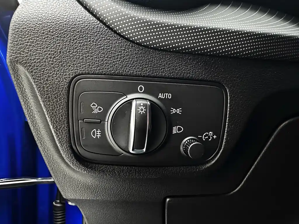 Audi Q2L 2022 — фото 18