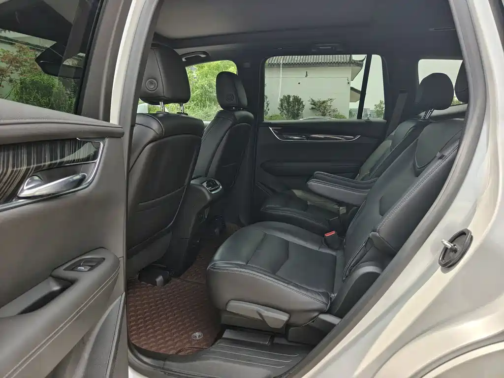 Cadillac XT6 2019 — фото 10