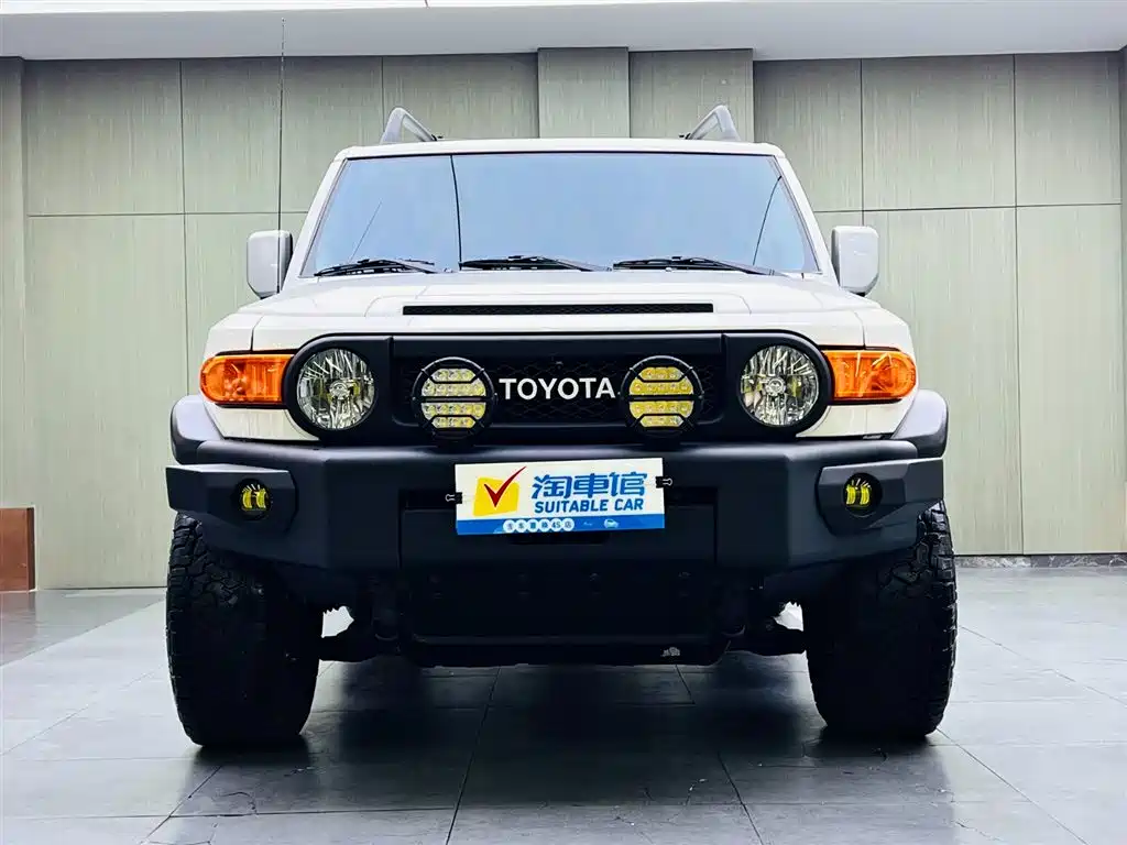 Toyota FJ Cruiser 2024 — фото 2