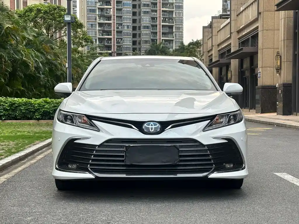 Toyota Camry 2021 — фото 3