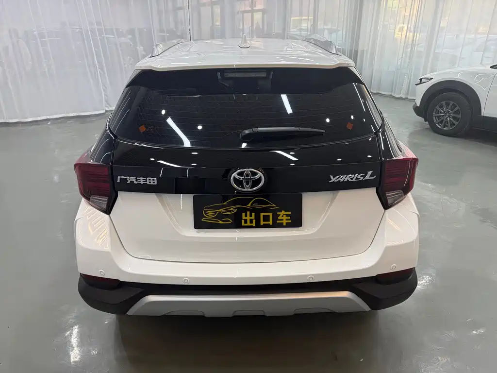 Toyota Yaris L 2022 — фото 4