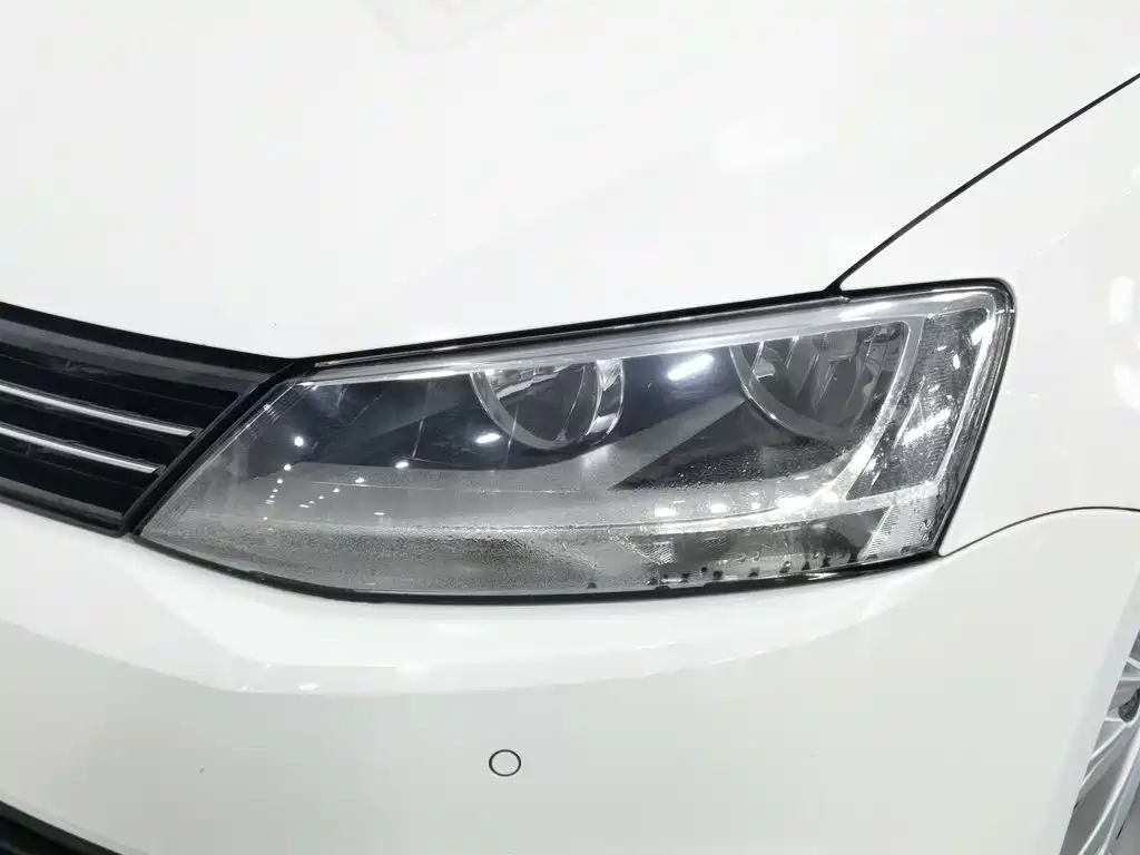 Volkswagen Sagitar 2014