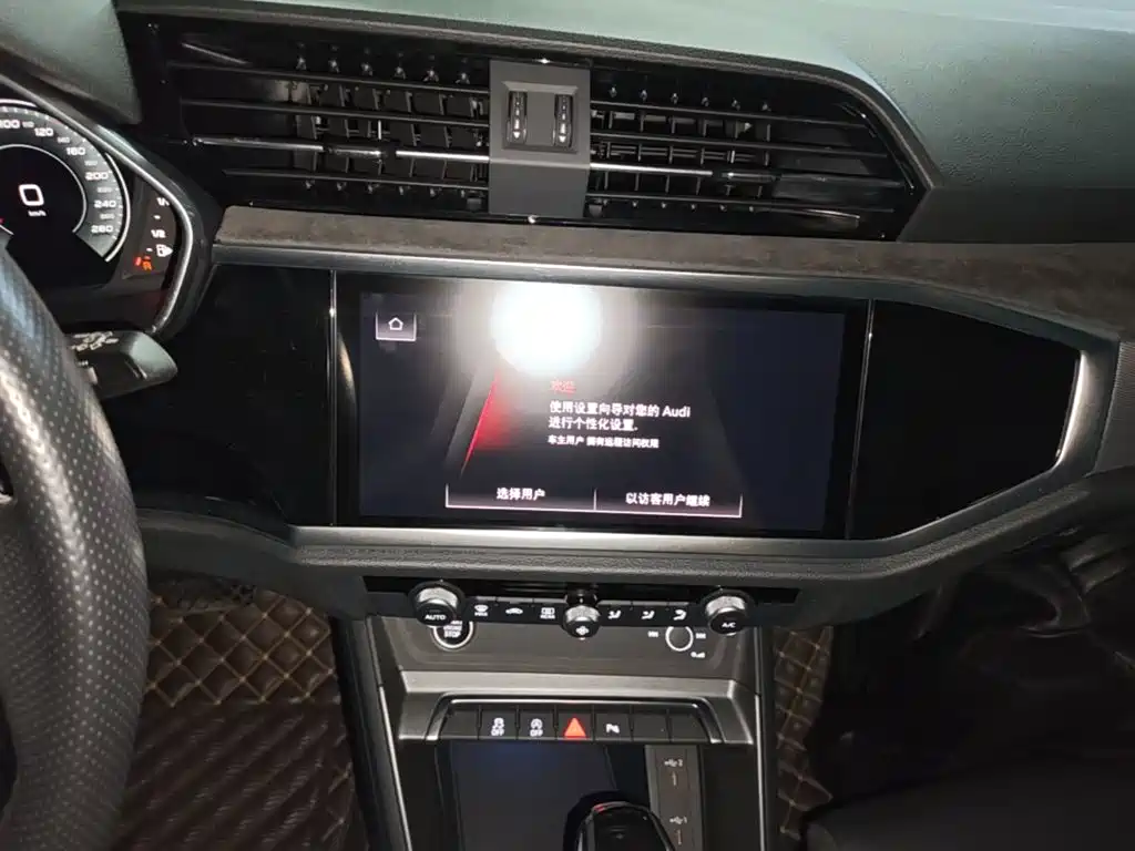 Audi Q3 Sportback 2023 — фото 13
