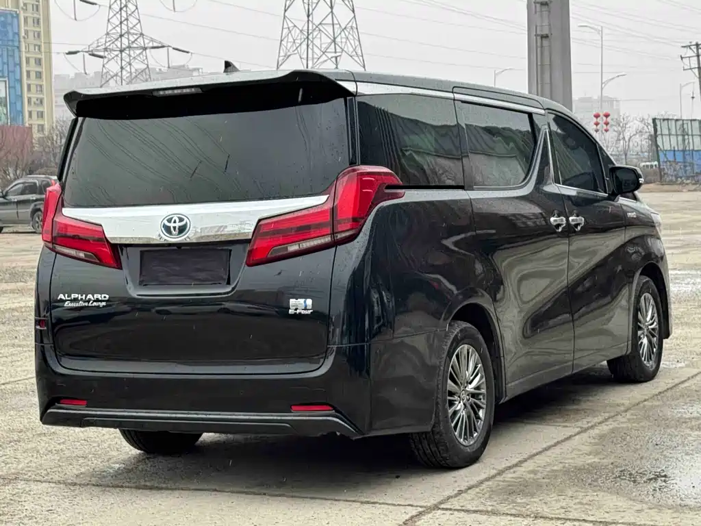 Toyota Alphard 2023 — фото 6