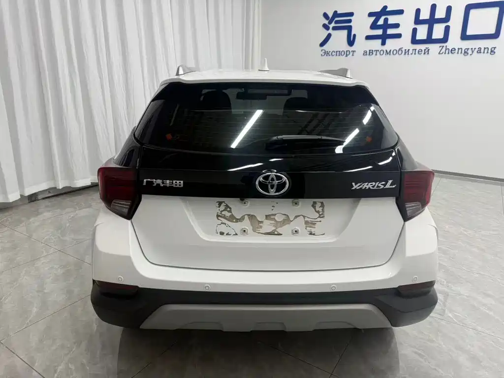 Toyota Yaris L 2022