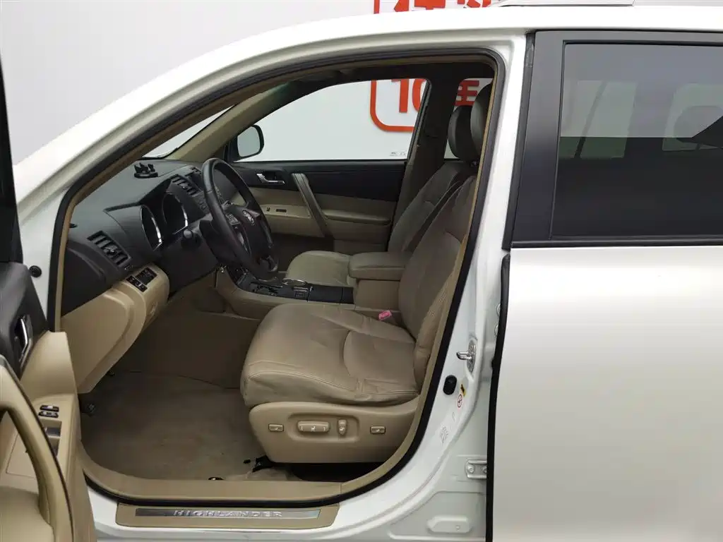 Toyota Highlander 2011 — фото 10