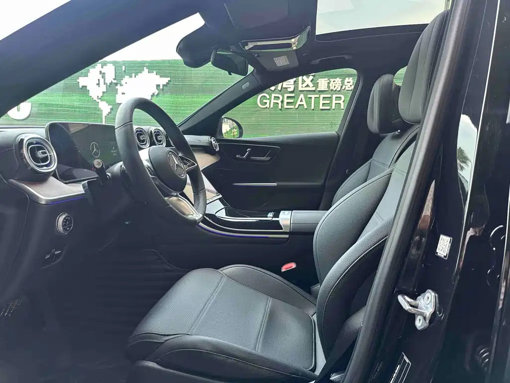 Mercedes-Benz C-Class 2023 — фото 10