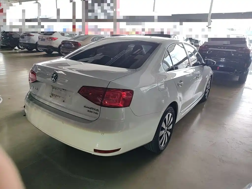 Volkswagen Sagitar 2017