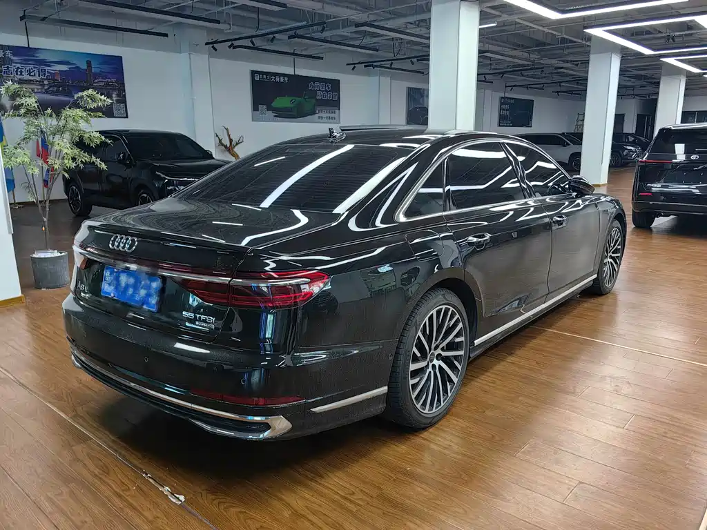 Audi A8 2024