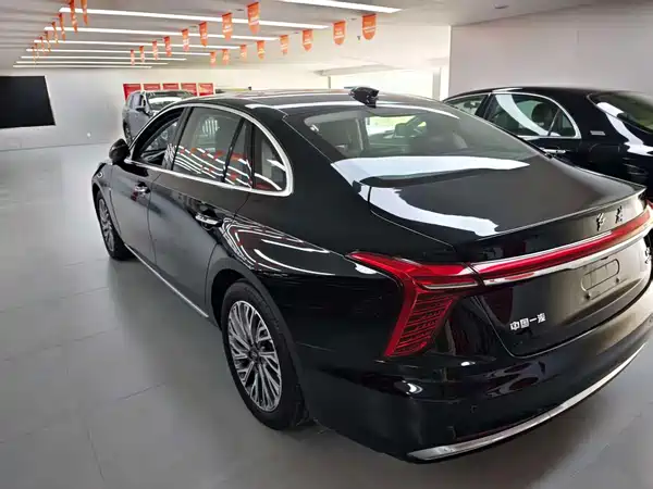 Hongqi H5 2025