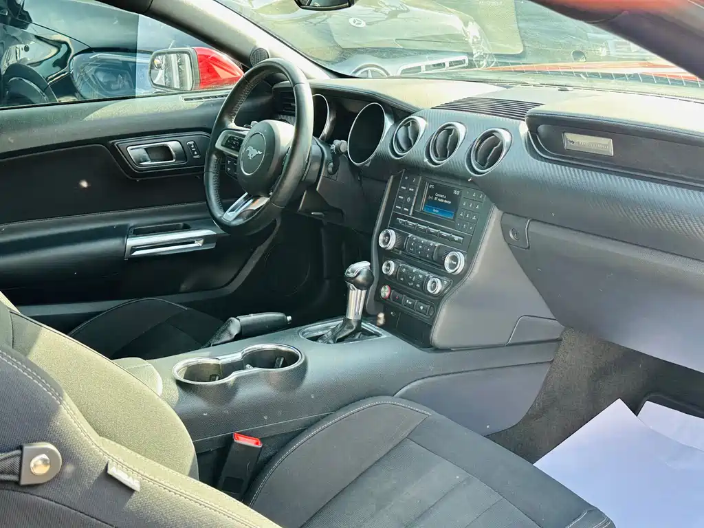 Ford Mustang 2019 — фото 17
