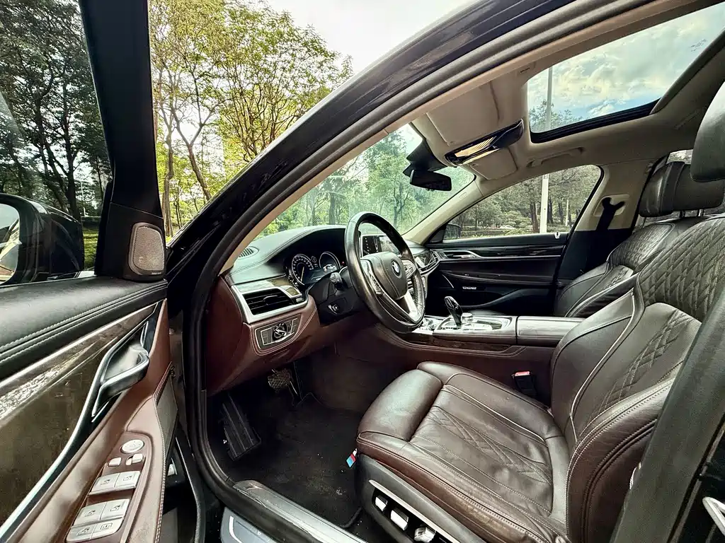 BMW 7 Series 2015 — фото 4
