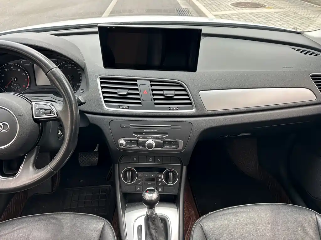 Audi Q3 2017 — фото 13