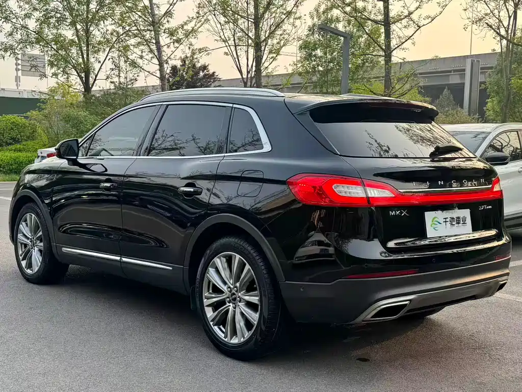 Lincoln MKX 2018 — фото 18