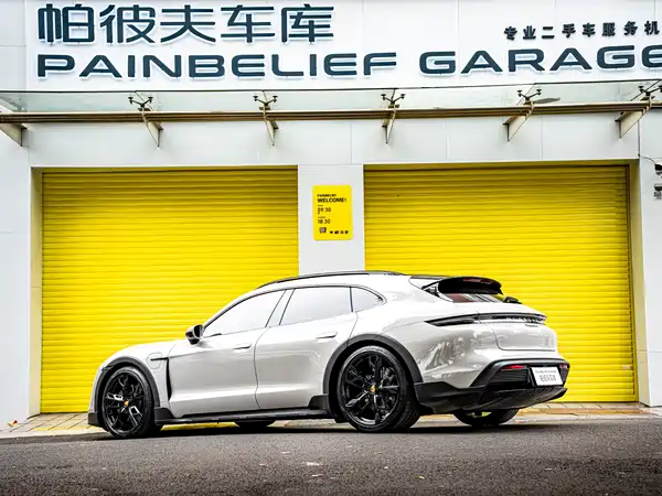 Porsche Taycan 2022