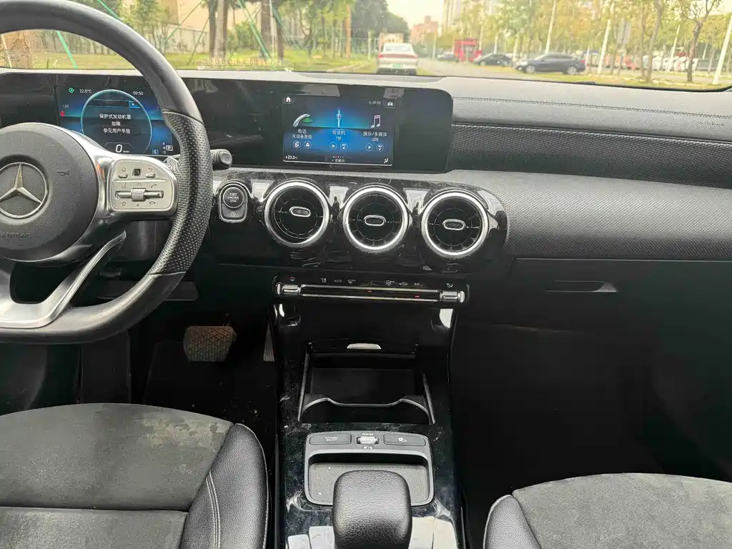 Mercedes-Benz A-Class 2019 — фото 20