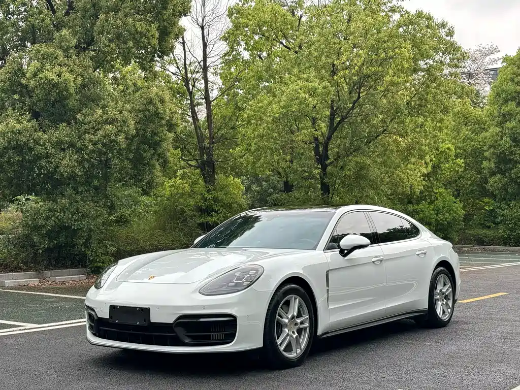 Porsche Panamera 2024 — фото 1