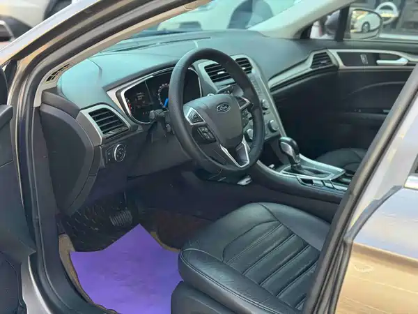 Ford Mondeo 2013
