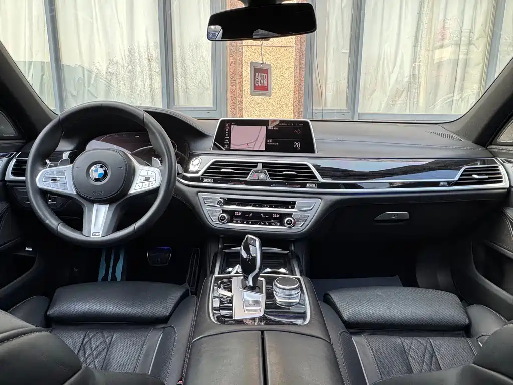 BMW 7 Series 2020 — фото 12