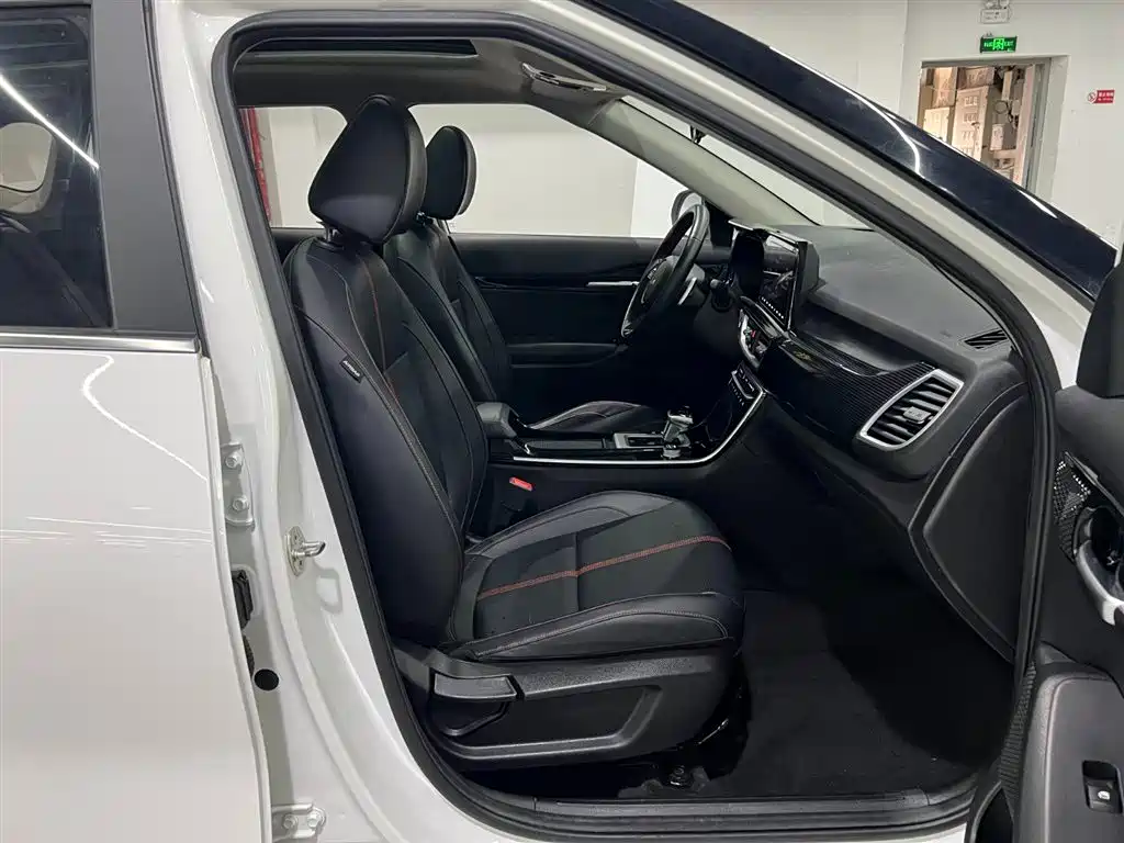 Kia KX3 2022 — фото 17