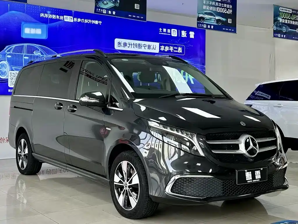 Mercedes-Benz V-Class 2023 — фото 3