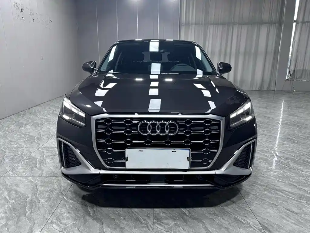 Audi Q2L 2023