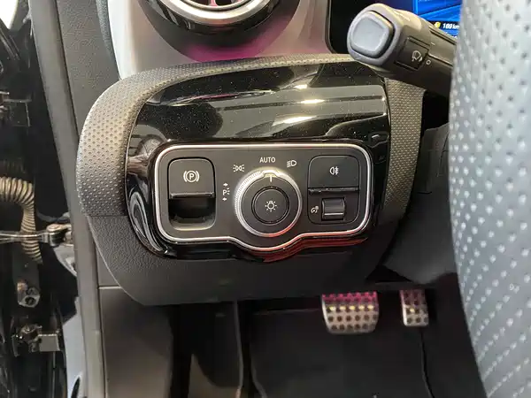 Mercedes-Benz CLA AMG 2025