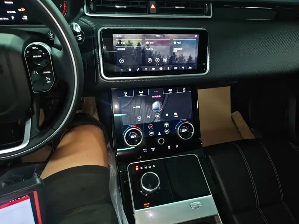 Land Rover Range Rover Velar 2019 — фото 13